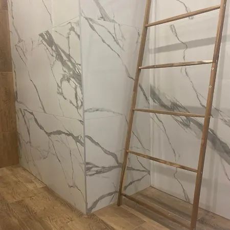 アパート Trinity ビィドゴシュチュ